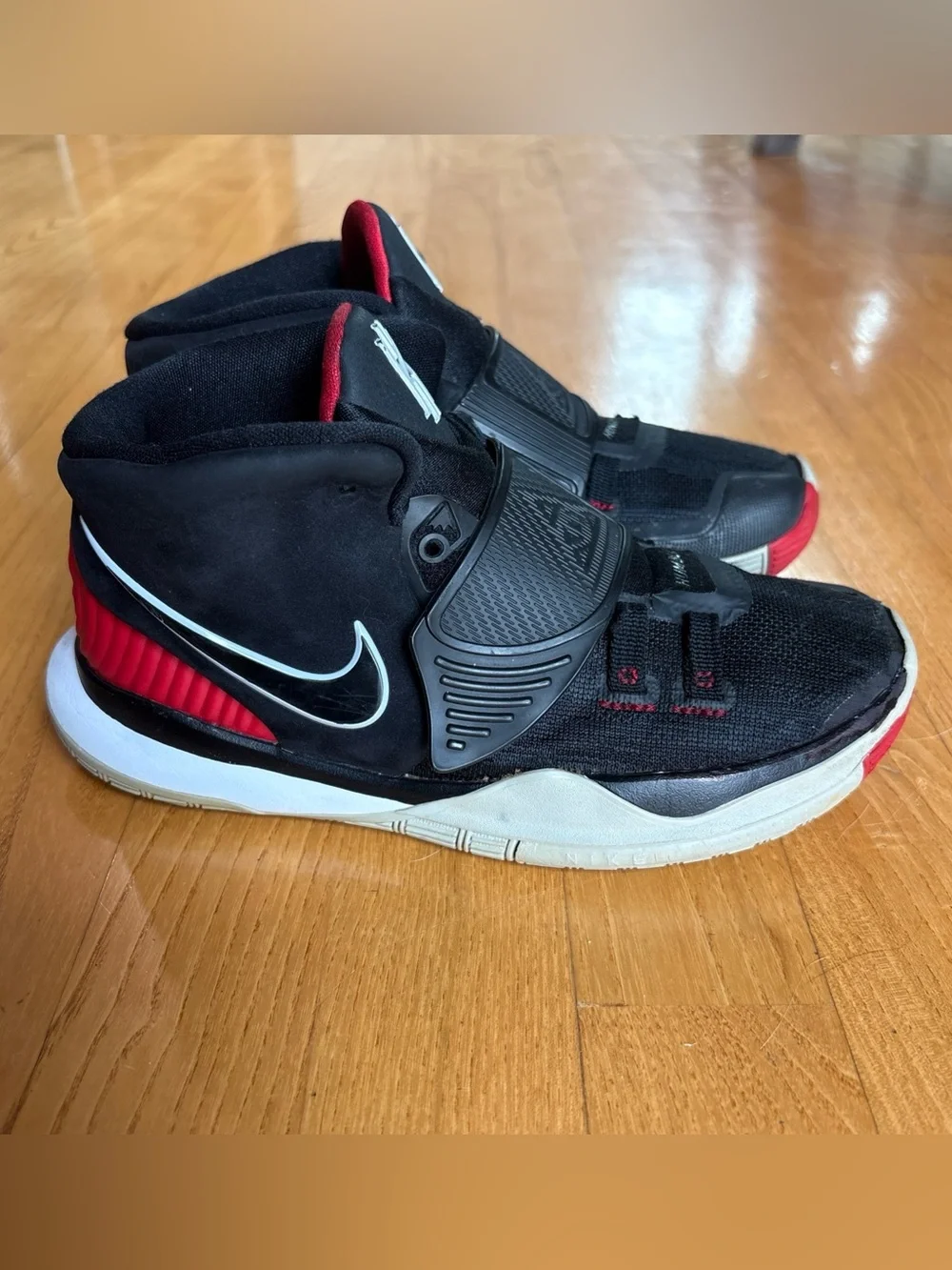 Nike Kyrie 6 Basketball Shoes sneakers Bred Black Red White Youth Boys Size 2Y
